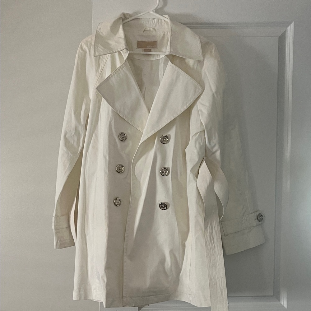 Elegant White Double-Breasted Women's Coat